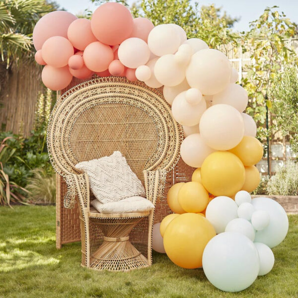 Ballongbåge i milda färger, 70 ballonger