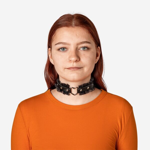 Gotiskt halsband med hjärta