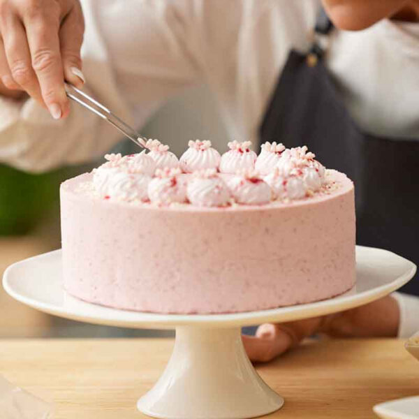 Vitt tårtfat i porslin, Ø30 cm - Blomsterbergs